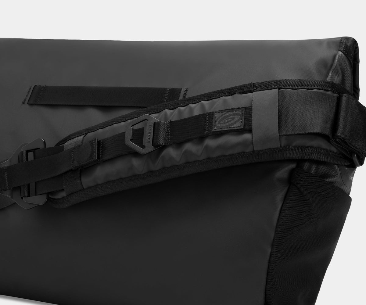 Especial Stash Messenger Bag